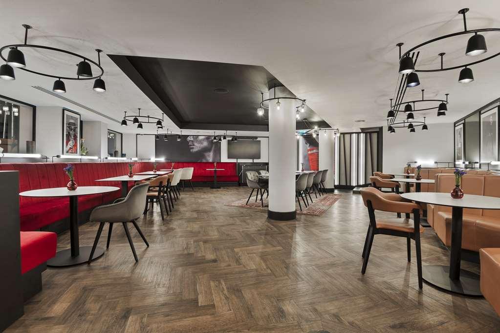 Radisson Red Heathrow * Londra