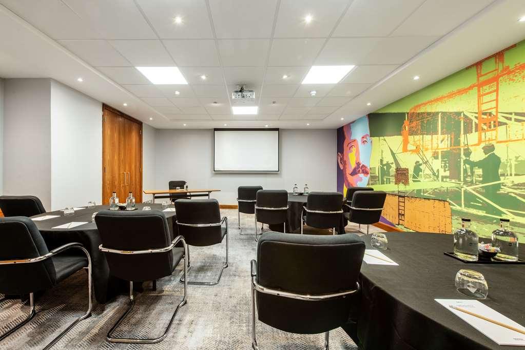 Radisson Red Heathrow