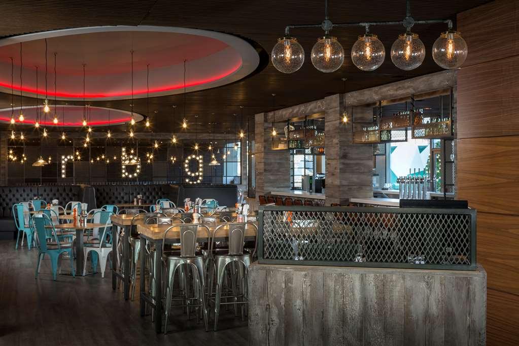 Radisson Red Heathrow Hotel London