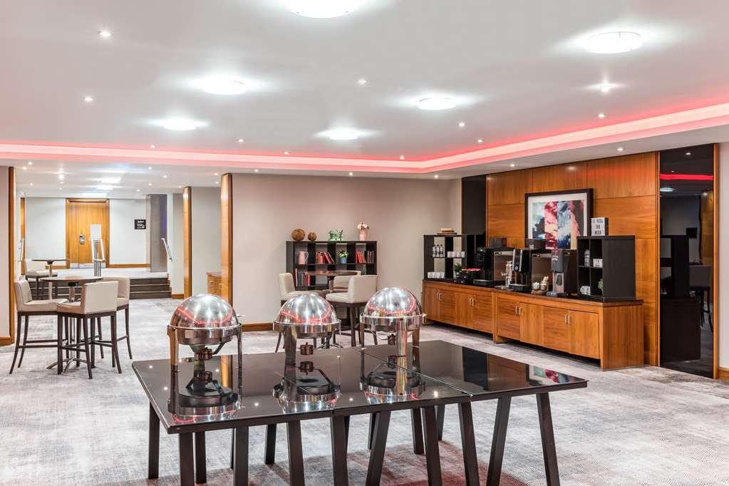 Radisson Red Heathrow * London