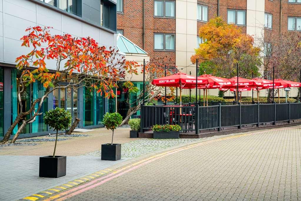 Radisson Red Heathrow Hotel London